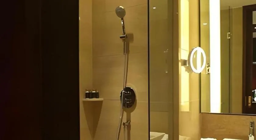 Zhengzhou Swan City International Hotel 5*,