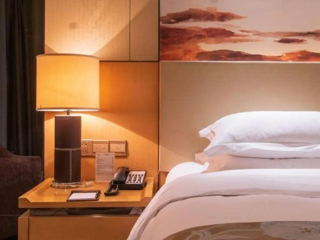 Zhengzhou Swan City International Hotel 5*,  Cina